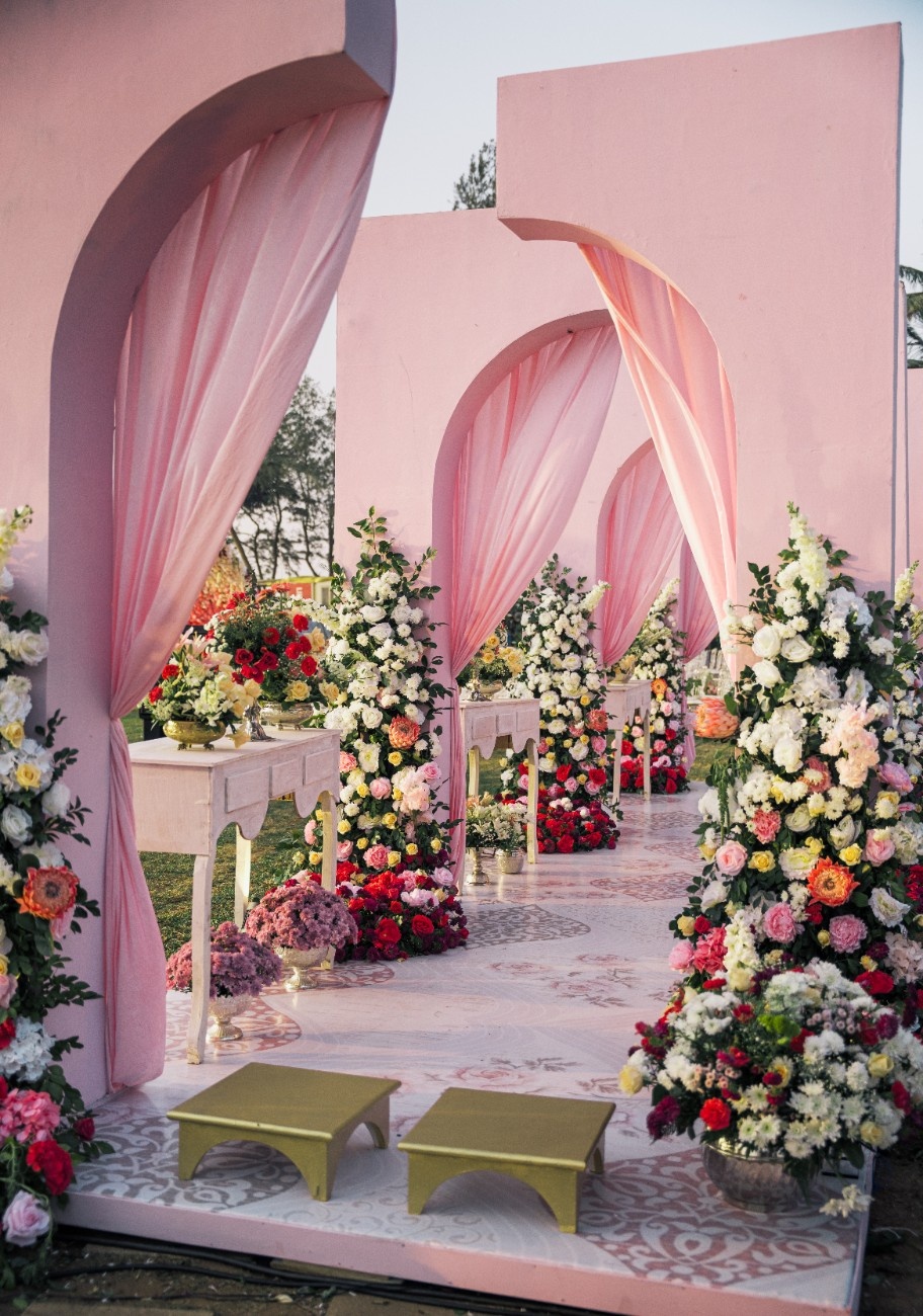 Concept creation, décor design, floral styling, spatial planning, technical production, lighting, staging, and thoughtfully curated visual experiences.